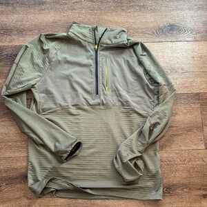 Titan green quarter zip‎ medium